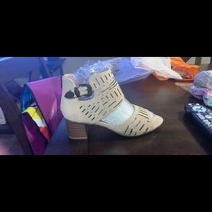 Women’s sandals 6.5